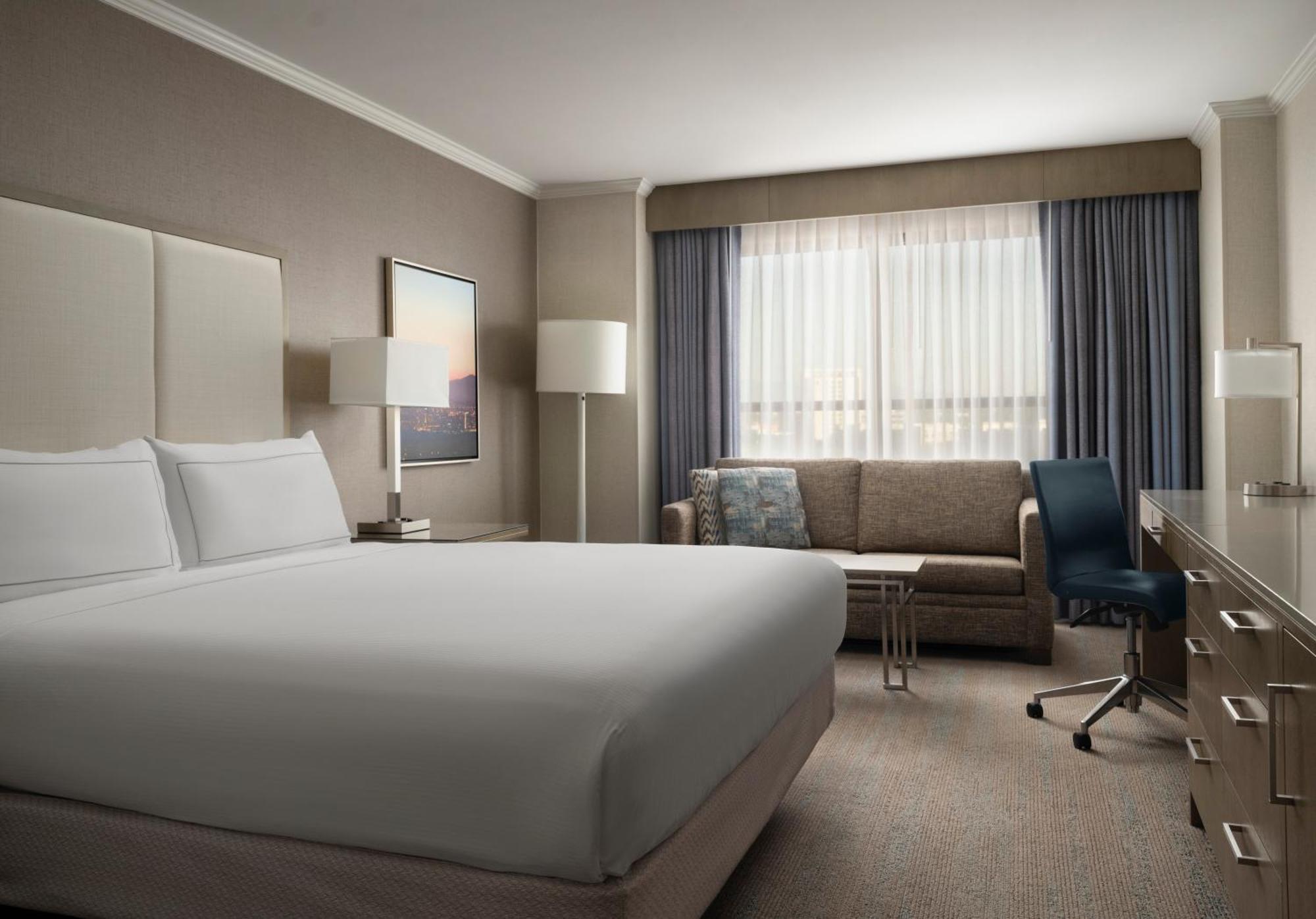 Doubletree By Hilton Irvine Spectrum Bagian luar foto