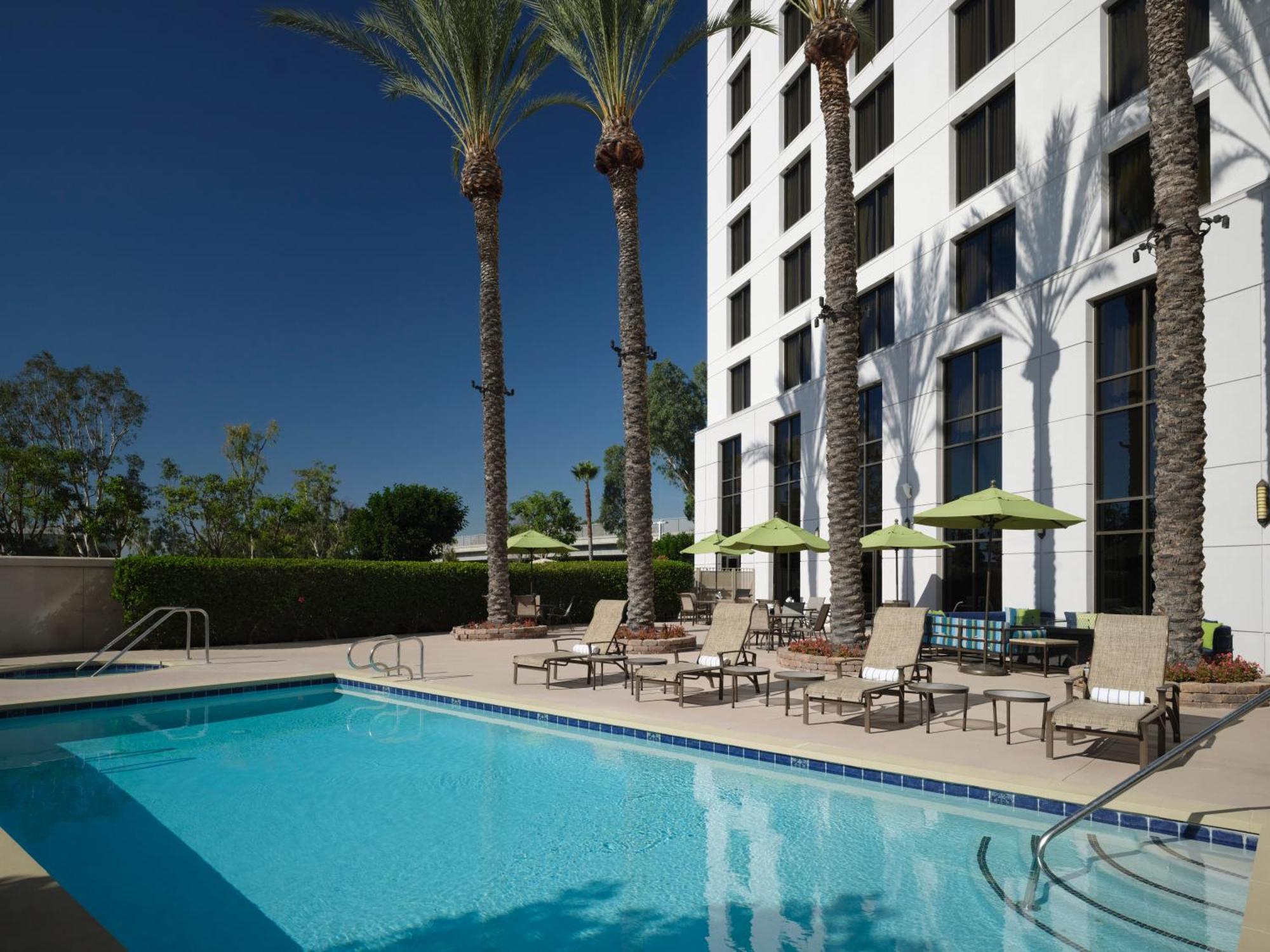 Doubletree By Hilton Irvine Spectrum Bagian luar foto