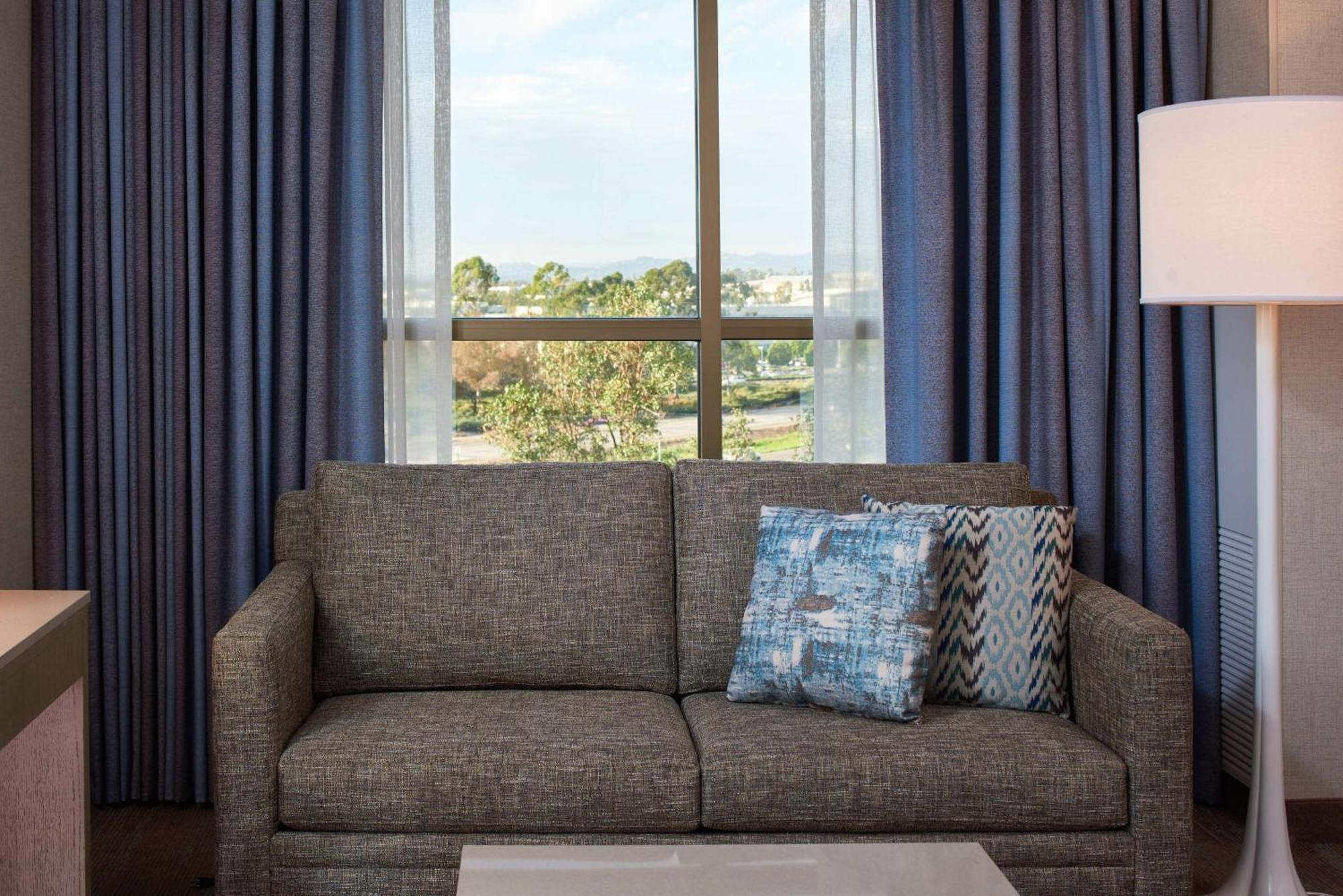 Doubletree By Hilton Irvine Spectrum Bagian luar foto