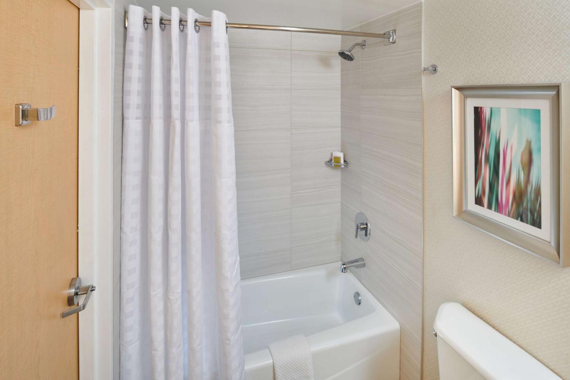 Doubletree By Hilton Irvine Spectrum Bagian luar foto