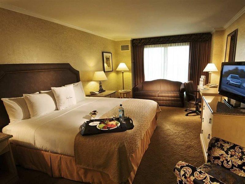 Doubletree By Hilton Irvine Spectrum Bagian luar foto