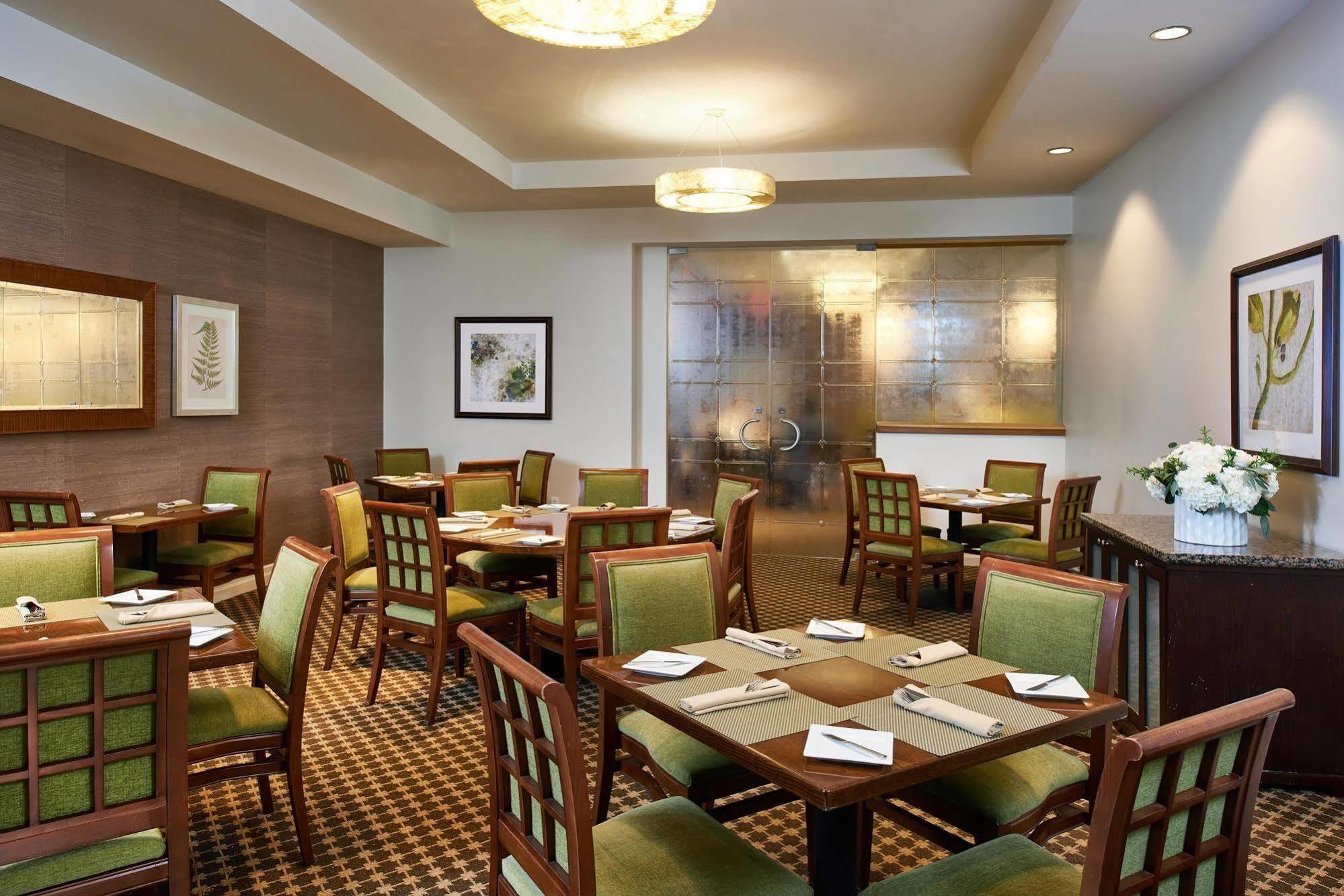 Doubletree By Hilton Irvine Spectrum Bagian luar foto